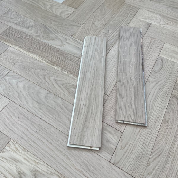 90mm x 10/3mm x 450mm Oak Brush & Invisible Lacquered Herringbone Engineered Rustic Flooring 