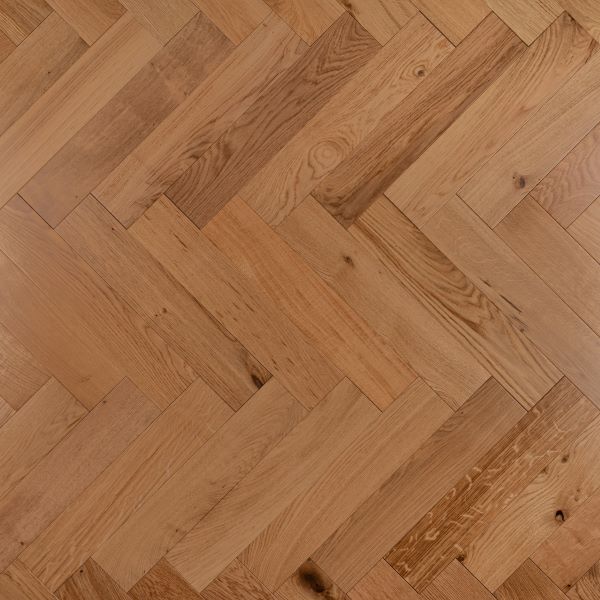 90mm x 14/3mm x 450mm Oak Lacquered Herringbone Engineered Rustic Flooring 