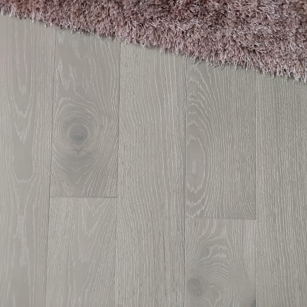 125mm x 10/2.5mm x random lengths Oak White Washed Brush & Matt Lacquered Rustic Grade Engineered Wood Flooring 