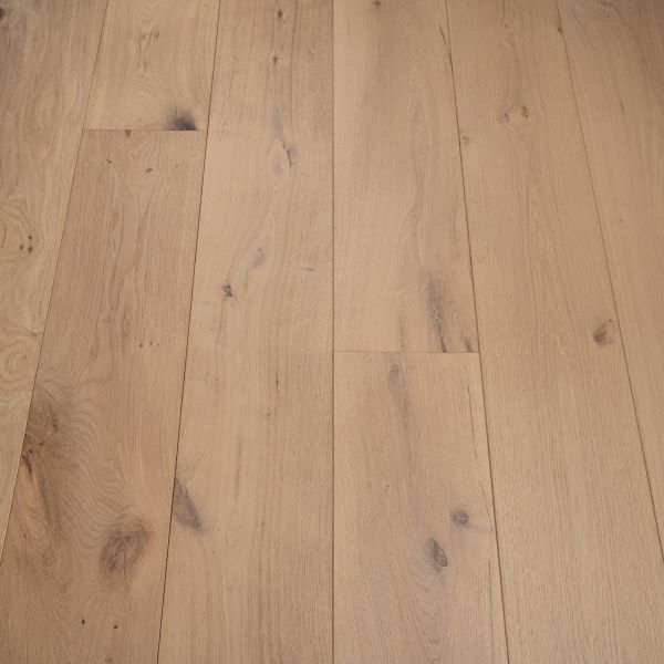220mm x 15/4mm x 2200mm Invisible Lacquered Engineered Oak Flooring